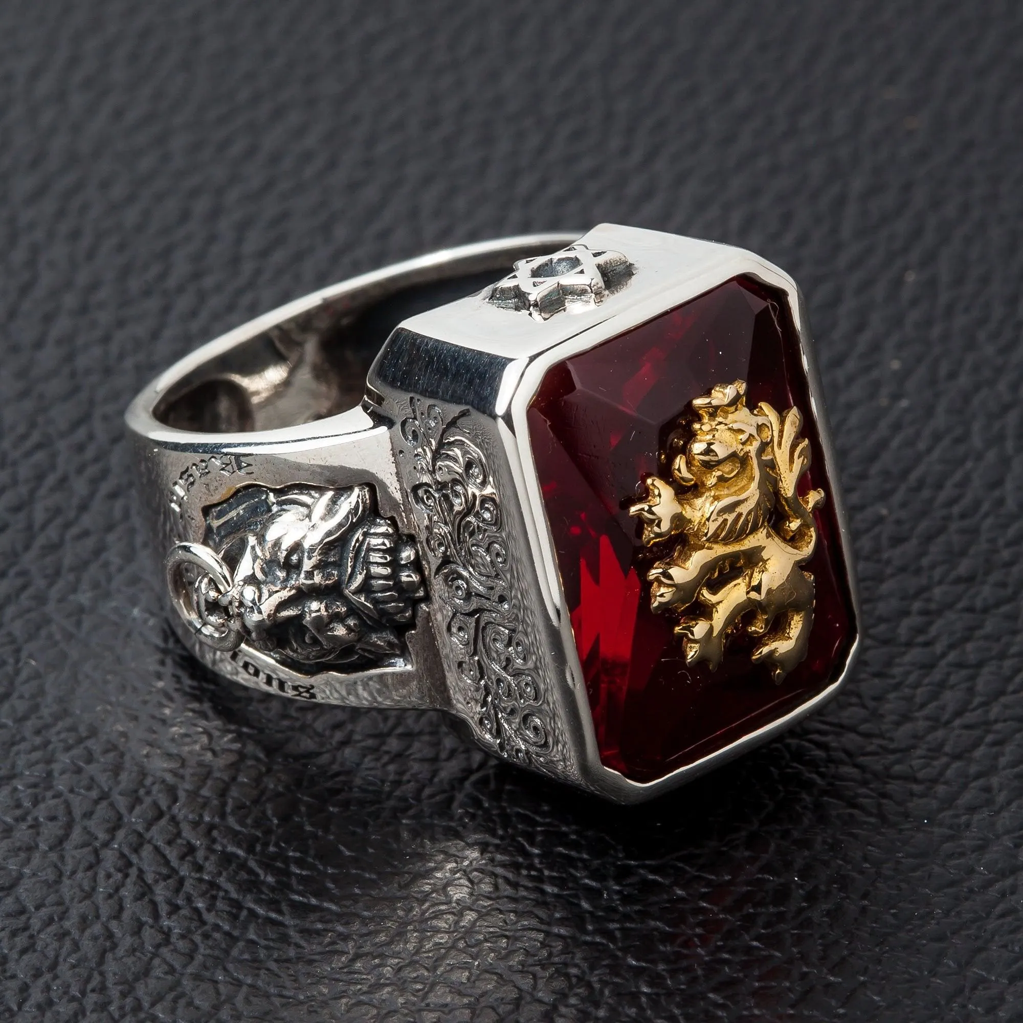 925 Sterling Silver Red Stone Lion Ring