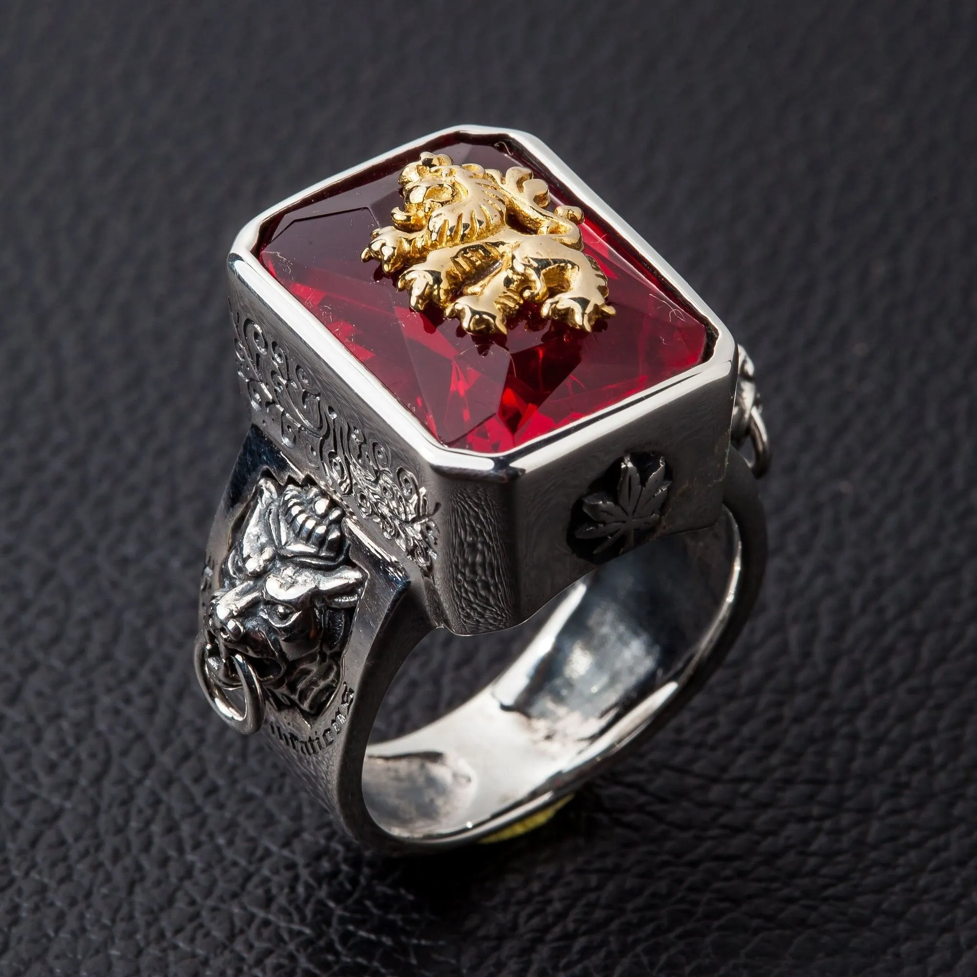 925 Sterling Silver Red Stone Lion Ring