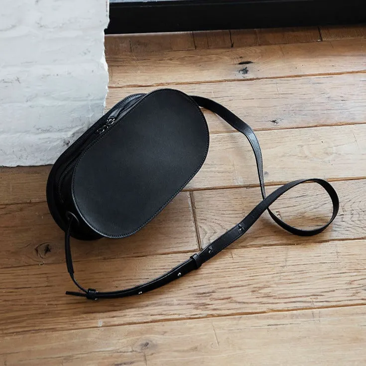 Black Nume Oval Shoulder