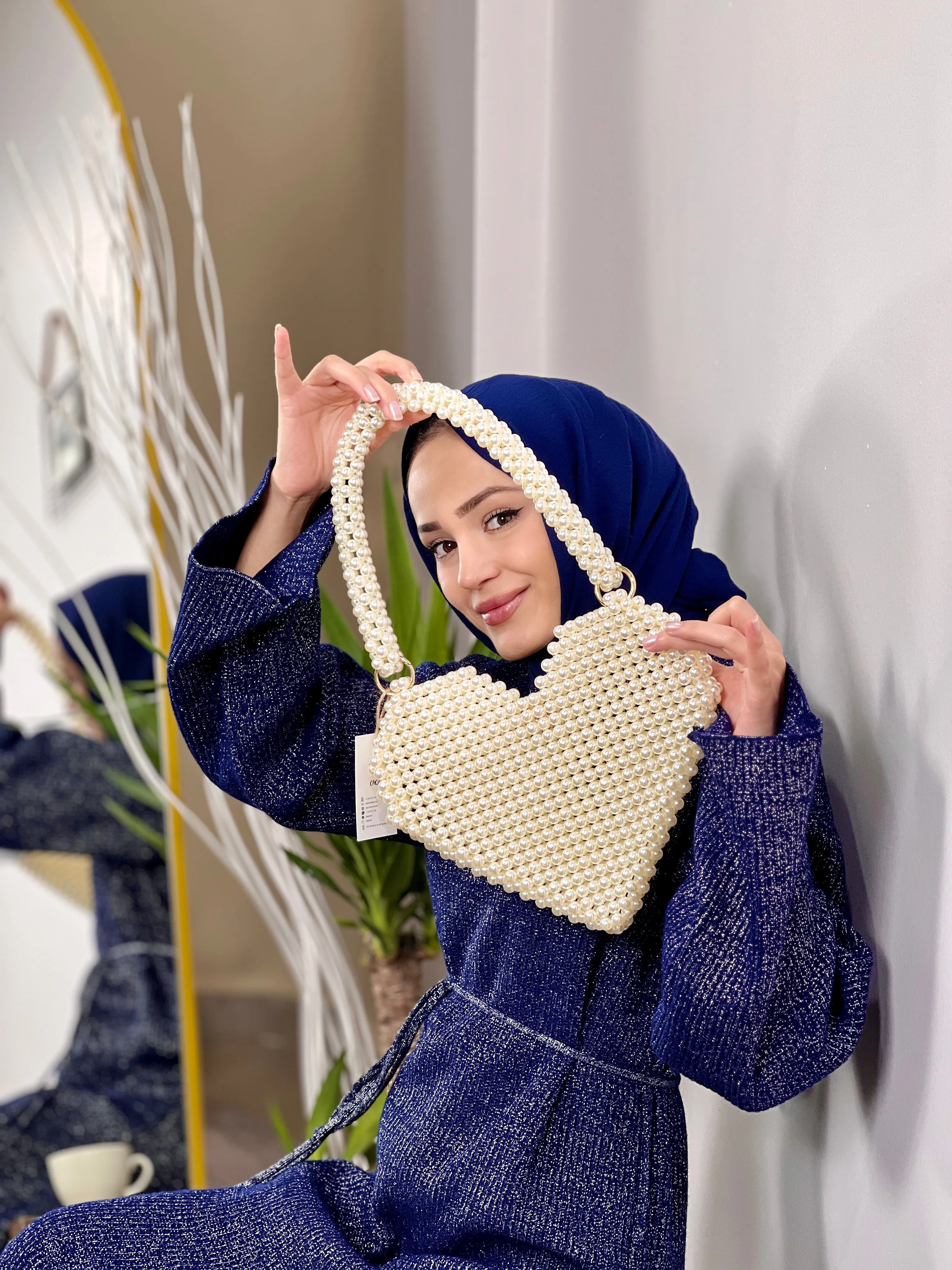 Elegant Crochet Clutch Bag (PEARL HEART)