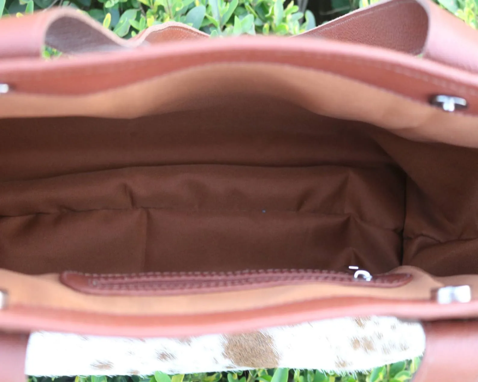 Exquisite handmade cowhide shoulder bag