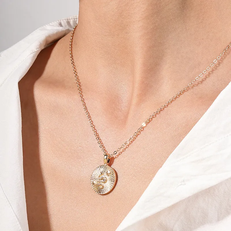 Fashionable Serpent Circle Necklace with Unique Carved Detail