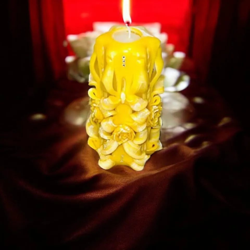 Handmade carved candle - Roses Design