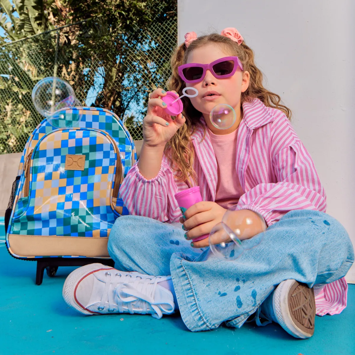 Kids Wheelie Backpack Blue handle