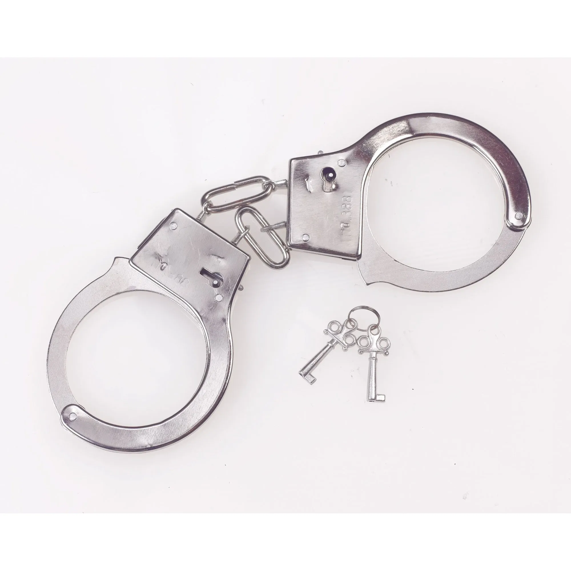 Lightweight metal handcuffs