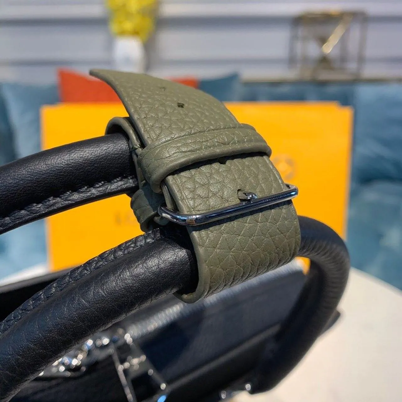 Louis Vuitton Armand MM Briefcase Bag 38cm Taurillon Leather Spring/Summer 2019 Collection M55227 Black