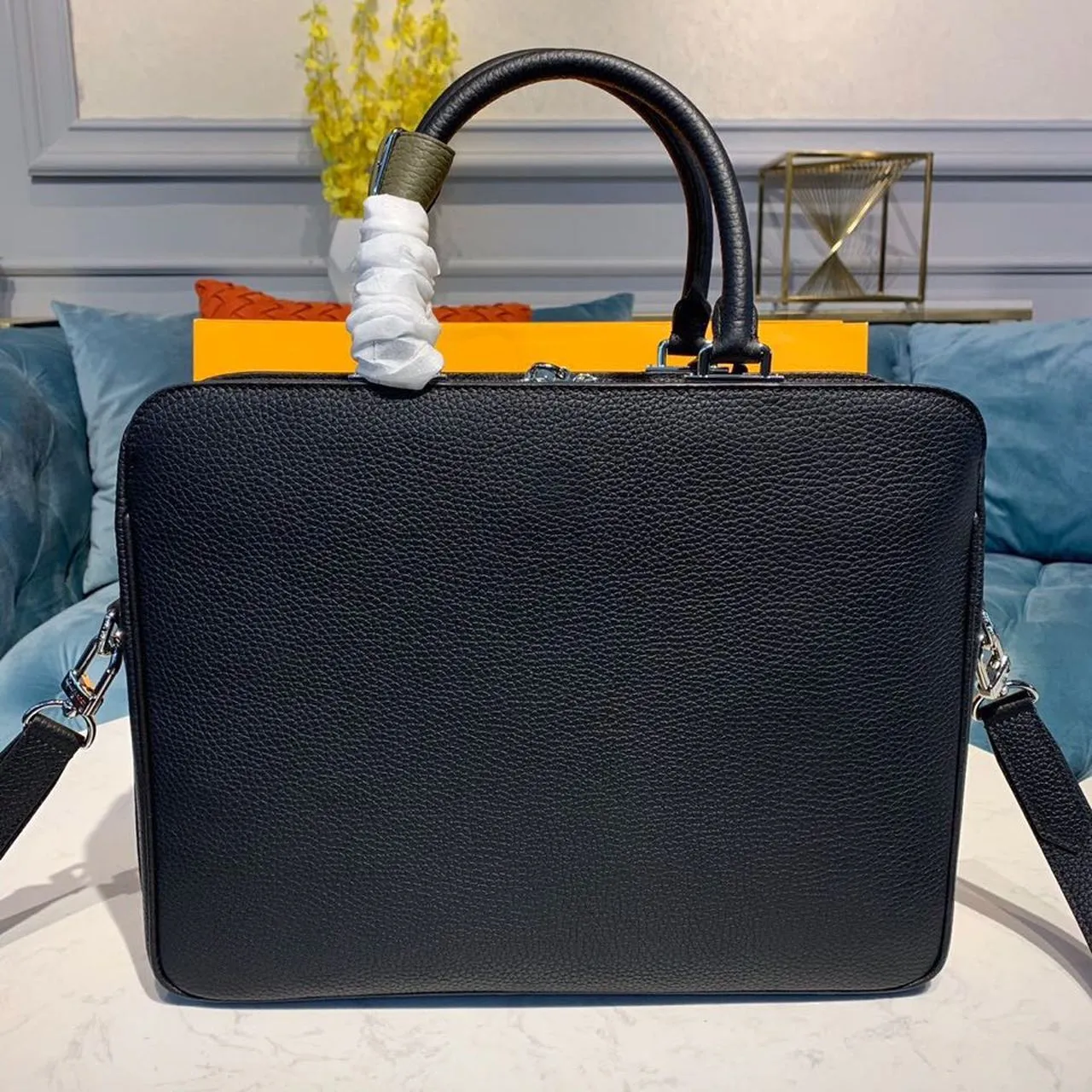 Louis Vuitton Armand MM Briefcase Bag 38cm Taurillon Leather Spring/Summer 2019 Collection M55227 Black